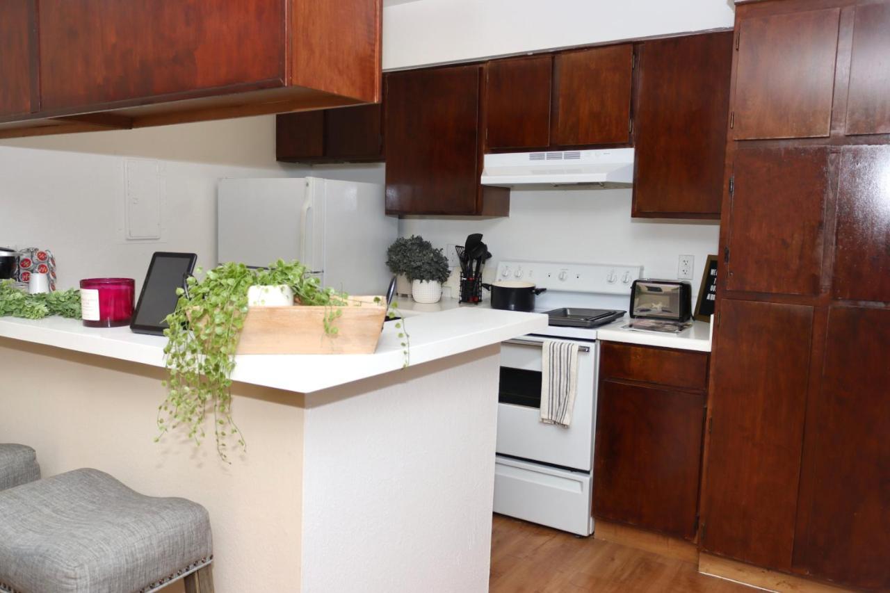 Chic Boho Cottage -Self Check In, Fully Furnished, & Free Parking Хьюстон Экстерьер фото